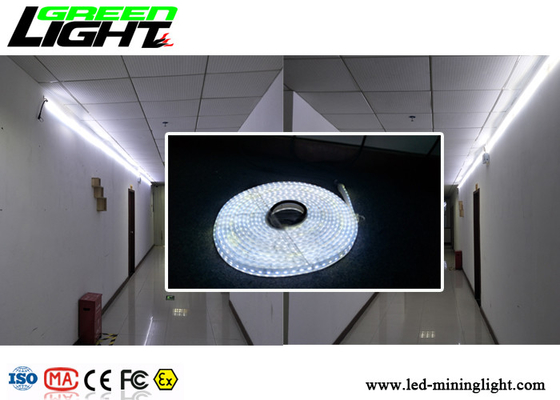 De warme Witte Geleide Strookband steekt 60 LEDs SMD5050 voor Gevaarlijke/Veilige Gebiedsverlichting aan